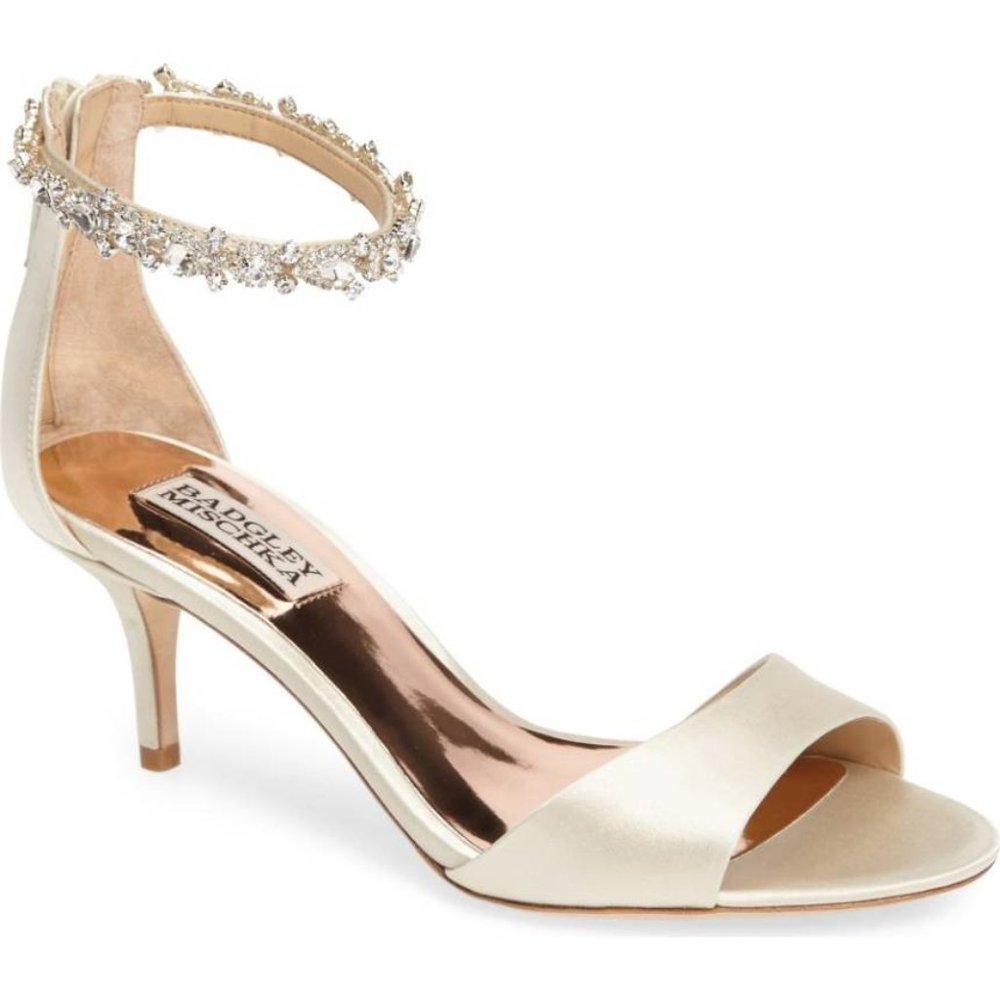 New Badgley Mischka Size 10 Ivory Satin Crystal Ankle Strap Bridal Sandals
